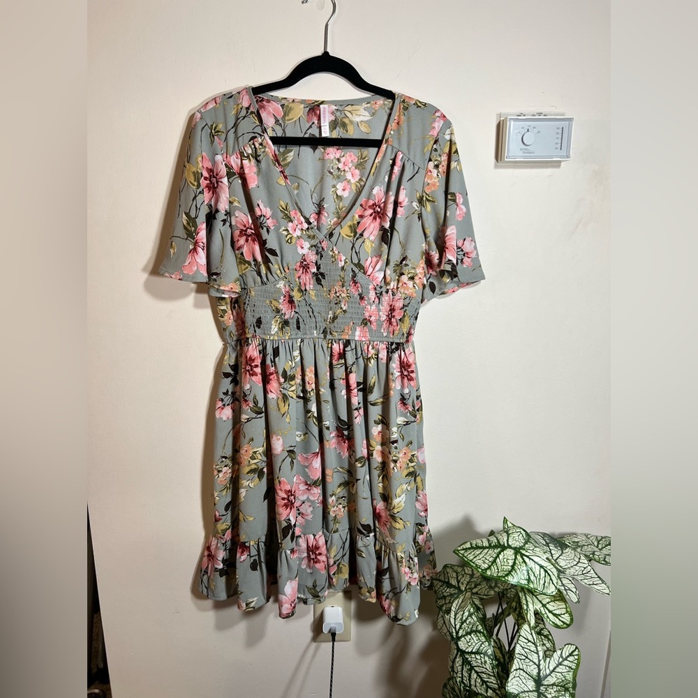 Xhiliration Mint Green Floral Dress size L